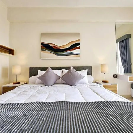 Le Grand City View Spacious 3 Bedroom Ciumbeuit Apartement